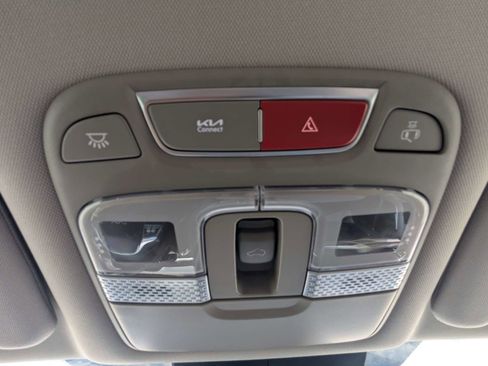 Certified 2024 Kia Telluride S w/ S Sunroof Package FWD image 32
