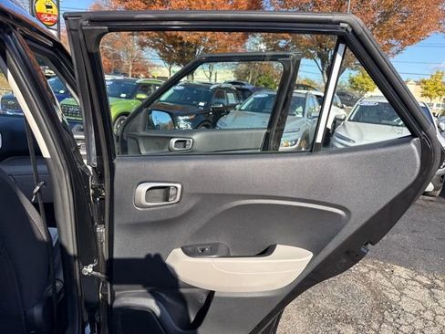 Certified 2023 Hyundai Venue SEL image 35