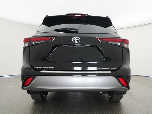 New 2026 Toyota Highlander Platinum image 58