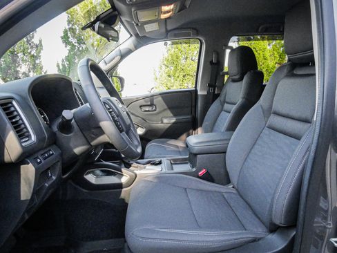 Used 2023 Nissan Frontier SV w/ SV Convenience Package image 16