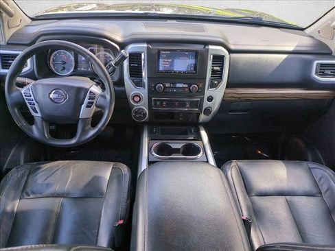 Used 2018 Nissan Titan SL AWD/4WD image 17