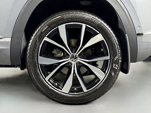 New 2026 Volkswagen Atlas Cross Sport SEL Premium R-Line AWD/4WD image 33