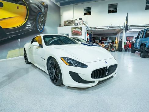 Used 2014 Maserati GranTurismo Sport RWD image 8