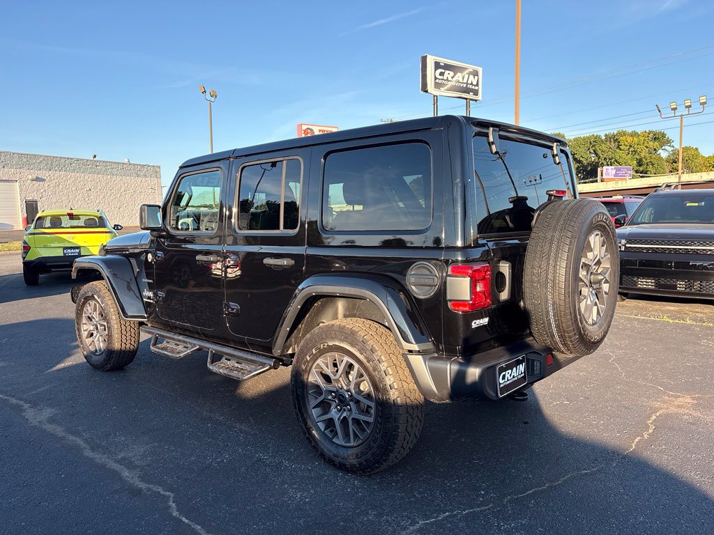 Used 2024 Jeep Wrangler Unlimited Sahara AWD/4WD image 5
