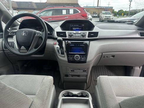 Used 2016 Honda Odyssey SE image 9