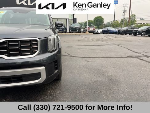 Certified 2024 Kia Telluride S w/ S Sunroof Package AWD/4WD image 21