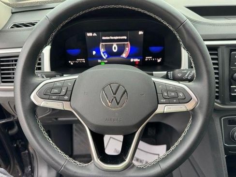 Used 2023 Volkswagen Atlas SE AWD/4WD image 16