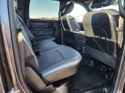 Used 2021 RAM 2500 Tradesman w/ Chrome Appearance Group image 16