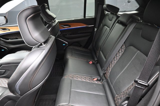 Used 2022 Jeep Grand Cherokee Summit AWD/4WD image 22