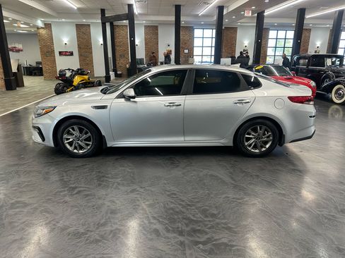 Used 2019 Kia Optima LX image 8
