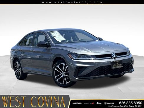 Used 2025 Volkswagen Jetta Sport FWD image 1