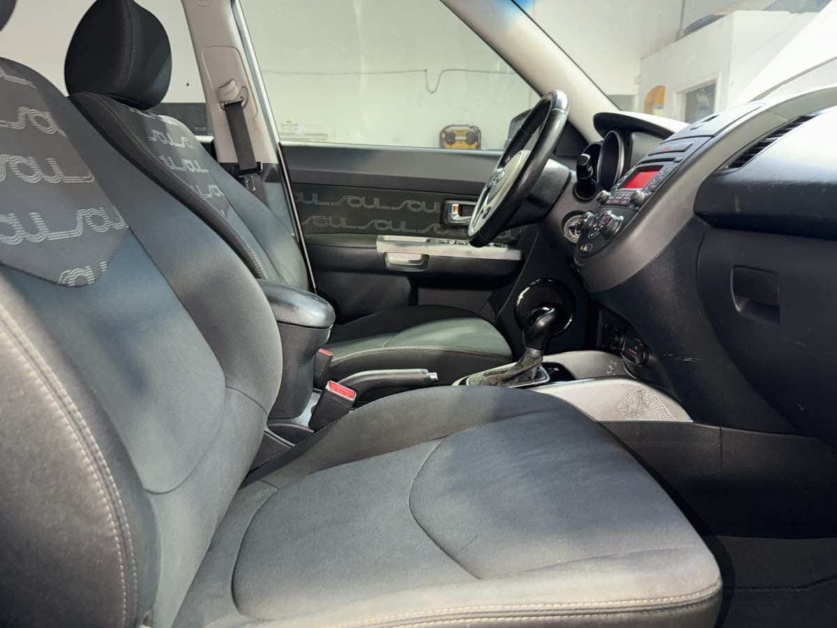 Used 2012 Kia Soul + FWD image 22