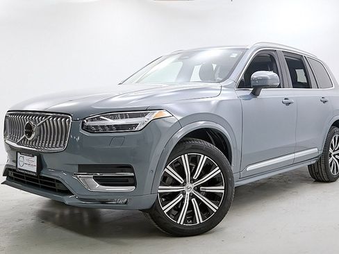 Used 2023 Volvo XC90 B5 Plus image 3