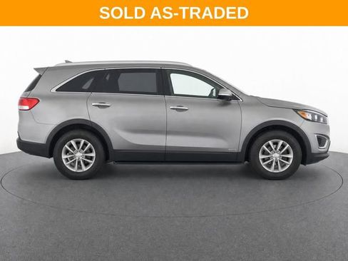 Used 2017 Kia Sorento AWD w/ LX Convenience Package image 11