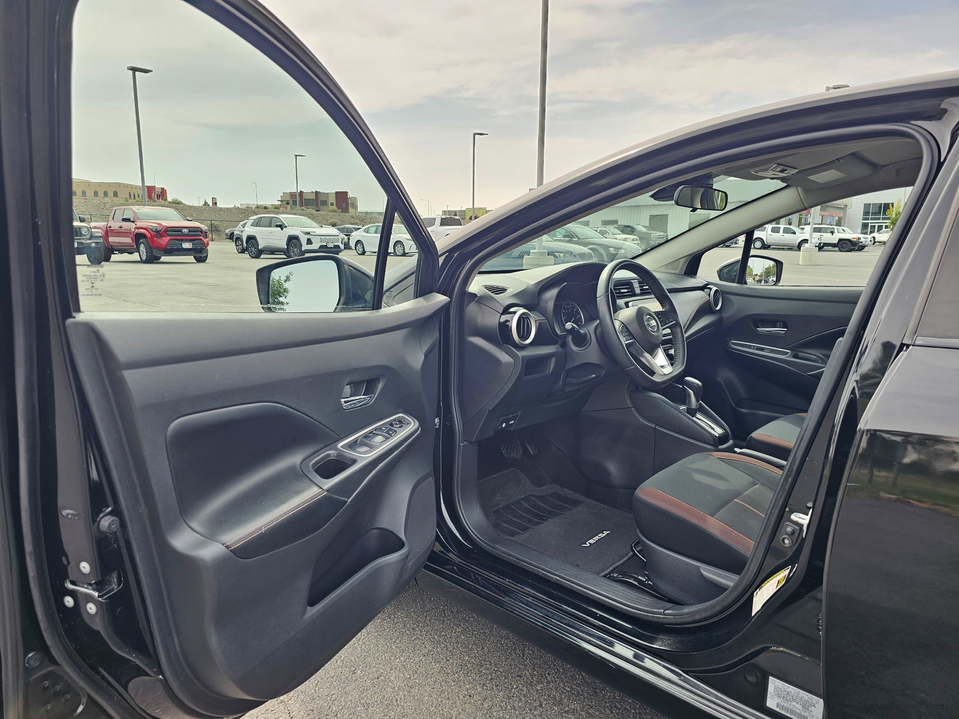 Used 2020 Nissan Versa SR FWD image 18