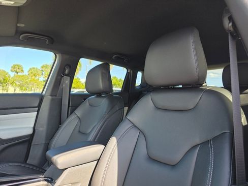 New 2026 Jeep Compass Limited image 10