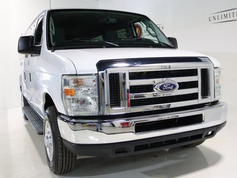 Used 2014 Ford E-350 and Econoline 350 XLT image 20