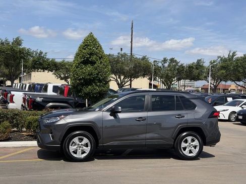 Certified 2021 Toyota RAV4 XLE AWD/4WD image 4