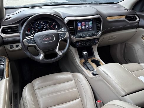 Used 2019 GMC Acadia Denali image 2