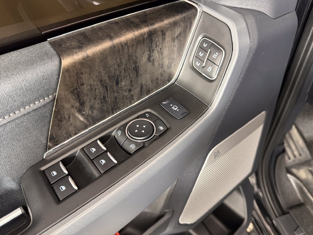 Used 2024 Ford F250 Lariat w/ Lariat Ultimate Package AWD/4WD image 18