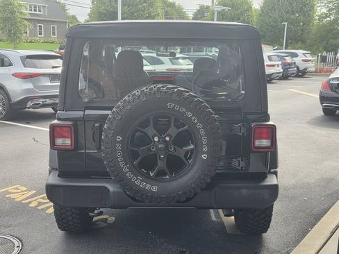 Used 2021 Jeep Wrangler Sport AWD/4WD image 8