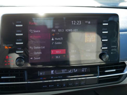 Used 2021 Toyota Sienna LE image 22