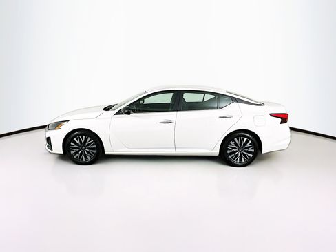 Used 2025 Nissan Altima 2.5 SV image 4