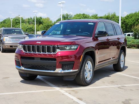 New 2026 Jeep Grand Cherokee L Laredo RWD image 2