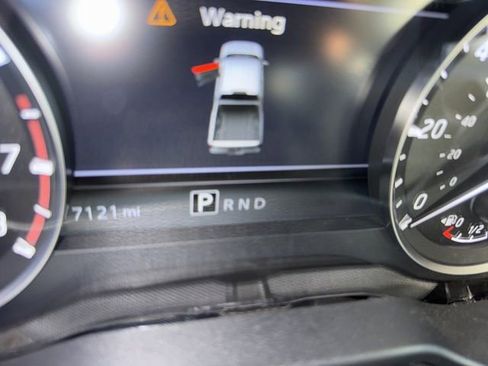 Used 2023 Nissan Titan SV w/ SV Convenience Package image 11