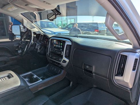 Used 2016 GMC Sierra 2500 SLT w/ Duramax Plus Package AWD/4WD image 40