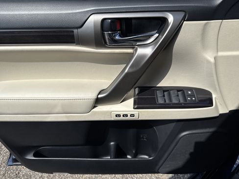 Used 2021 Lexus GX 460 Luxury w/ Sport Design Package AWD/4WD image 9