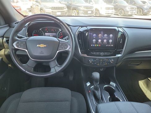 Used 2022 Chevrolet Traverse LT FWD image 11