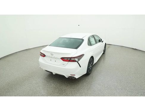 Used 2023 Toyota Camry SE FWD image 10