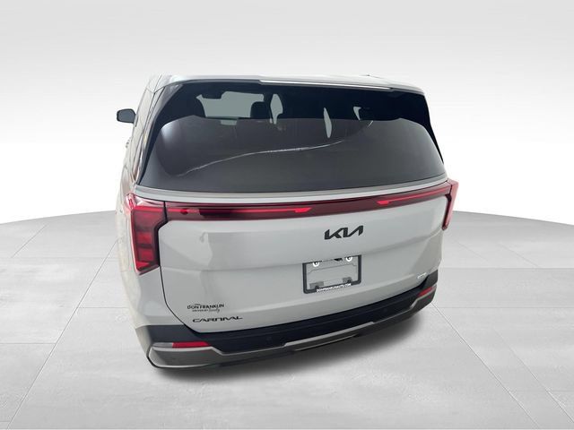 Used 2026 Kia Carnival SX w/ SX Dark Edition Package FWD image 4