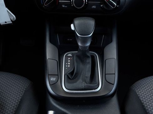 Used 2025 Kia Soul LX w/ LX Technology Package FWD image 23