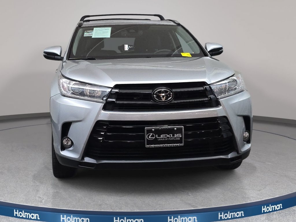 Used 2017 Toyota Highlander SE AWD/4WD image 3