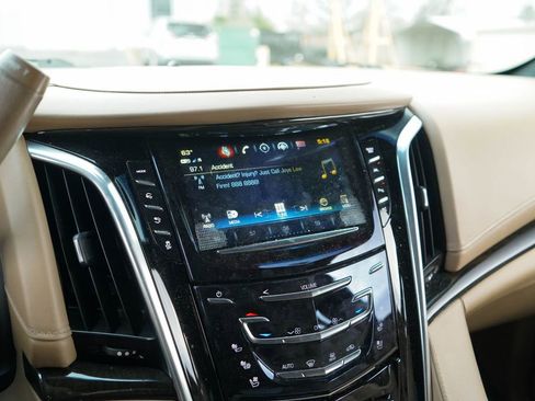 Used 2019 Cadillac Escalade Platinum image 20