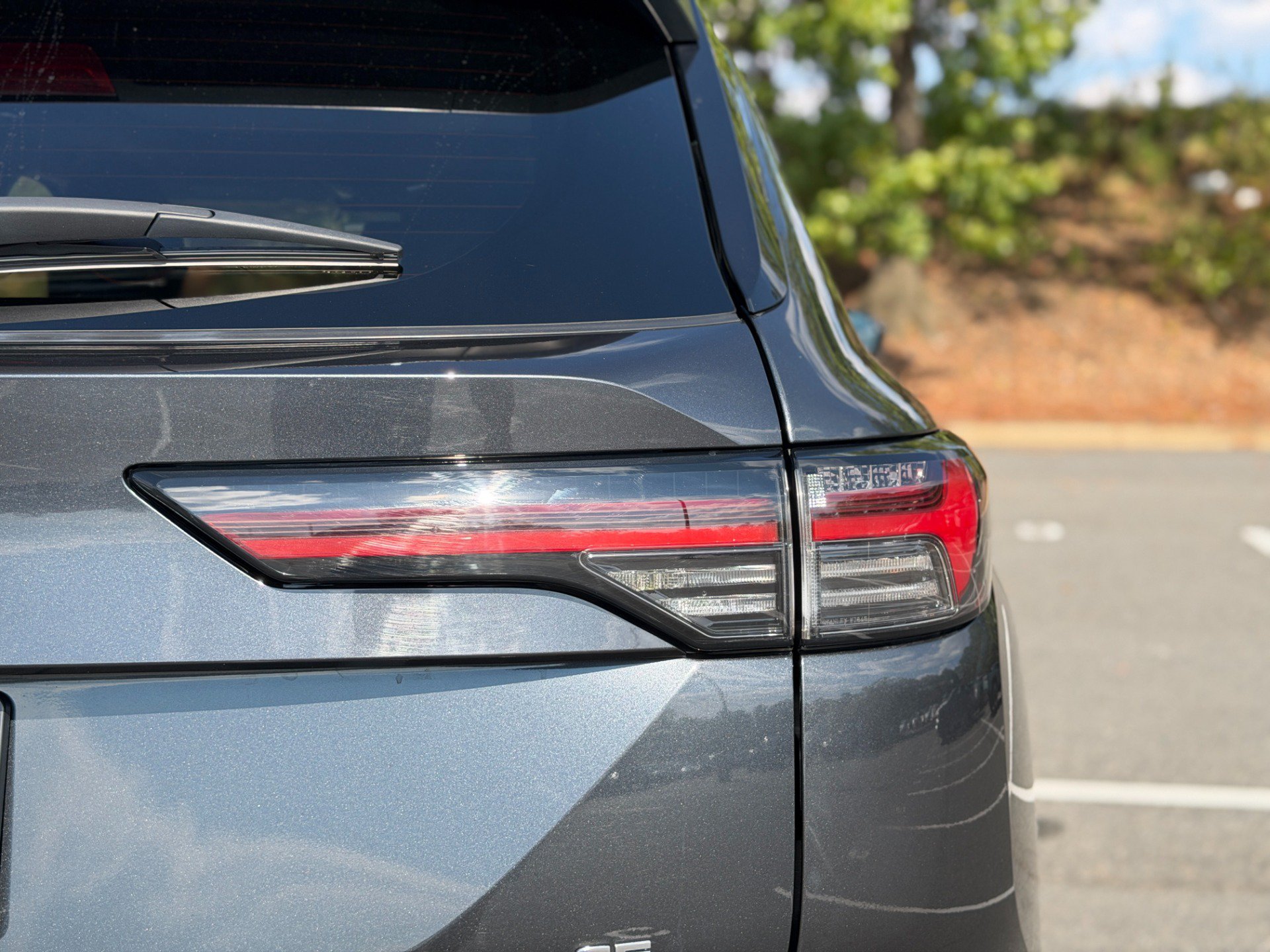 Used 2025 Mitsubishi Outlander SE FWD image 24