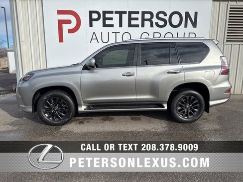 Used 2020 Lexus GX 460 Premium w/ Premium Package image 6