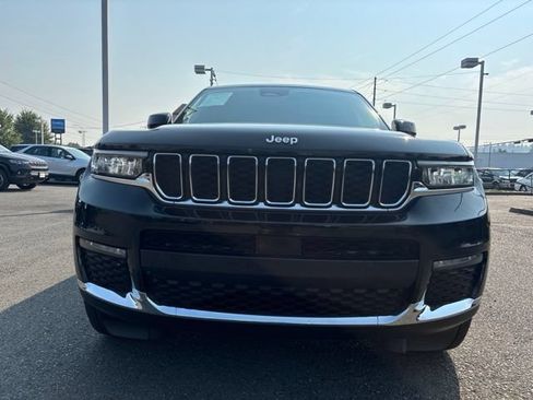 Used 2023 Jeep Grand Cherokee L Limited AWD/4WD image 8