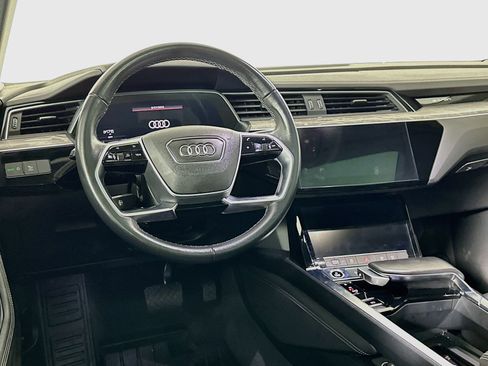 Used 2022 Audi e-tron Premium AWD/4WD image 17