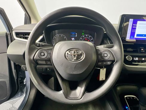 Used 2025 Toyota Corolla LE FWD image 17
