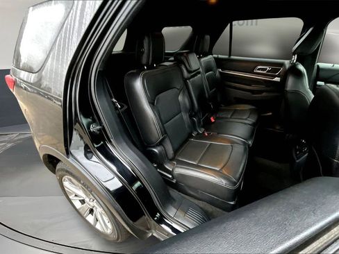 Used 2018 Ford Explorer Limited image 26