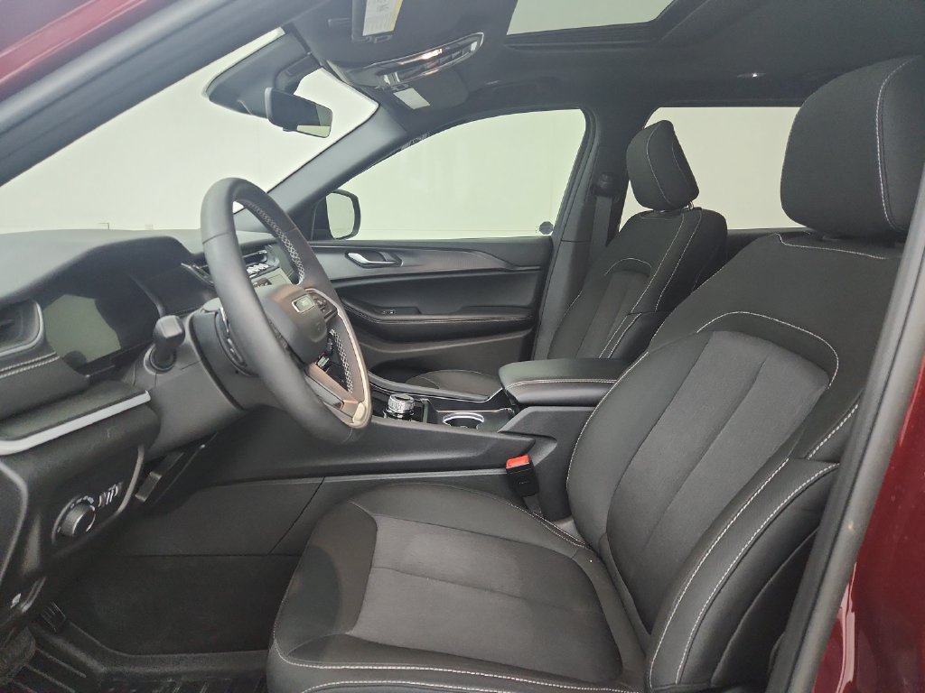 Certified 2025 Jeep Grand Cherokee L Laredo w/ Luxury Tech Group I AWD/4WD image 20