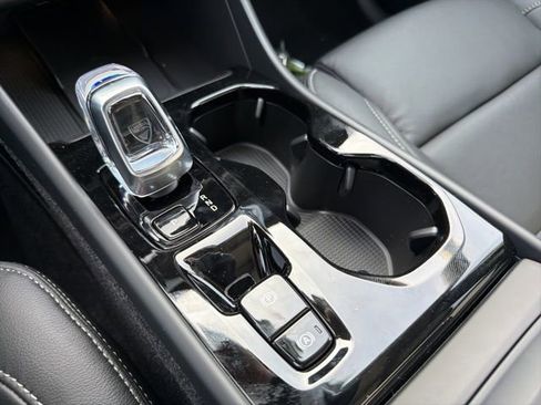 New 2026 Volvo XC40 B5 Plus w/ Protection Package Premier image 17