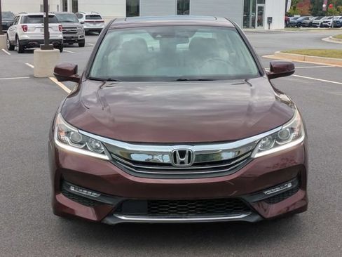 Used 2017 Honda Accord EX-L image 9