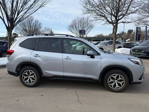 Used 2022 Subaru Forester Premium image 5