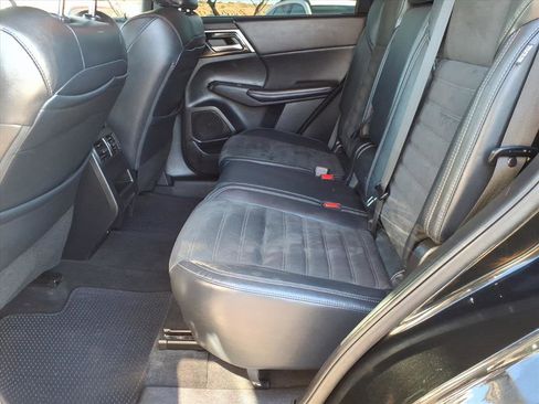 Used 2022 Mitsubishi Outlander SE image 17