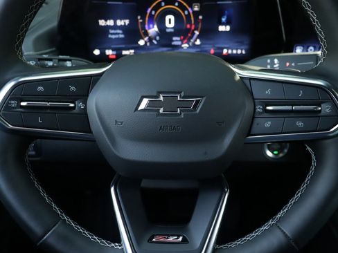 Used 2024 Chevrolet Traverse Z71 image 11