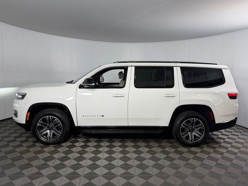 Used 2025 Jeep Wagoneer 4WD image 4